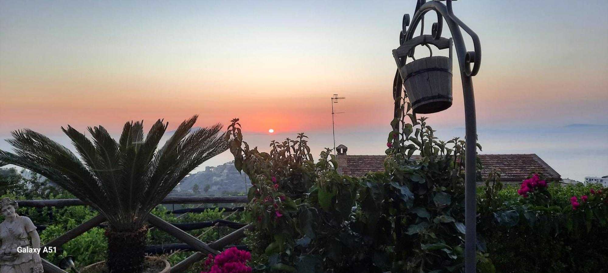 Apartamento Terrazza Sul Golfo Massa Lubrense Exterior foto