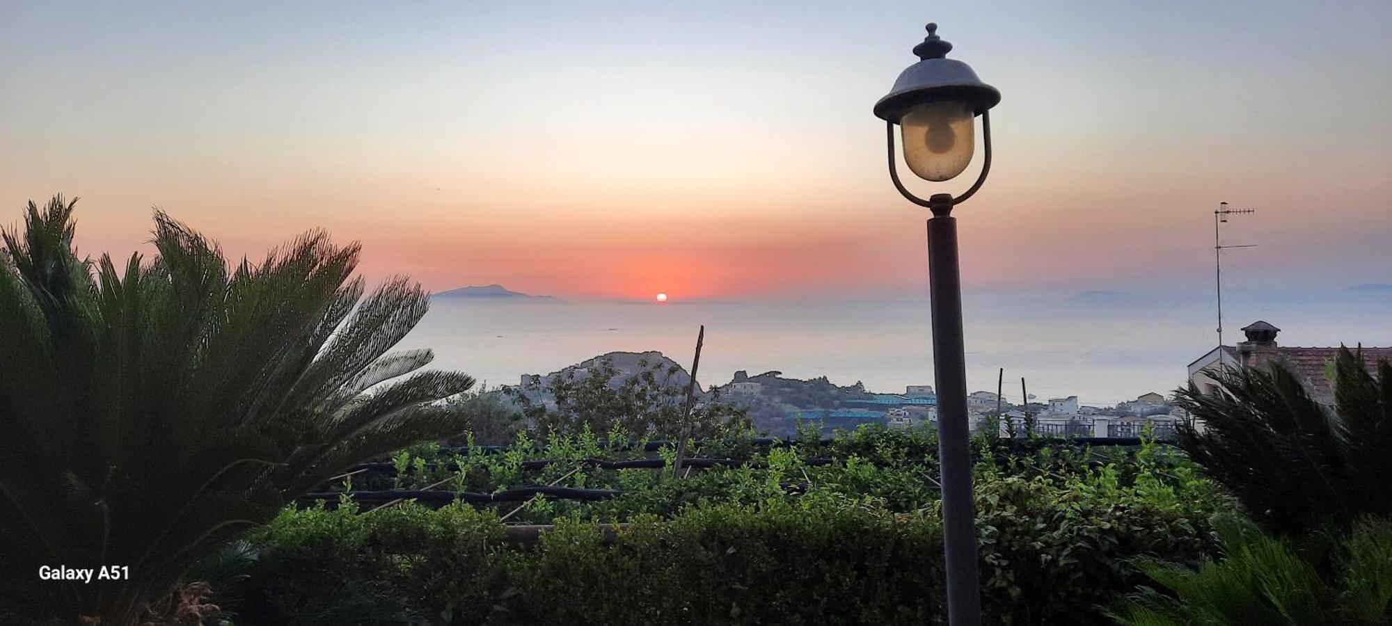 Apartamento Terrazza Sul Golfo Massa Lubrense Exterior foto